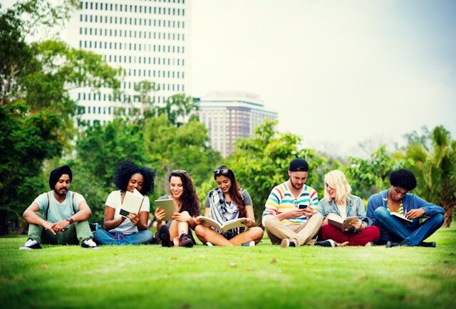 Curated lifestyle i34yb0jlghi unsplash (1)